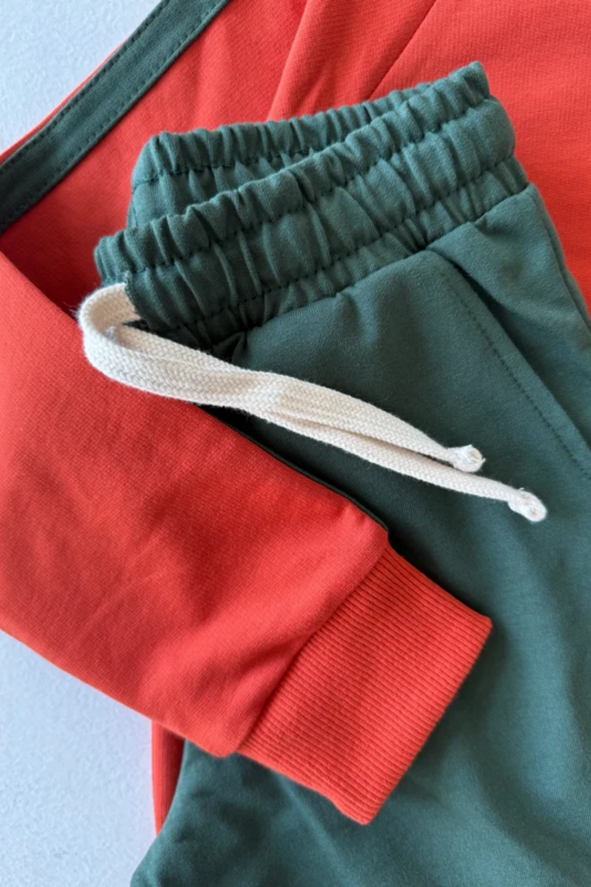 Çocuk Pamuklu Eşofman Takımı Turuncu Yeşil Şeritli Bisiklet Yaka Sweatshirt ve Jogger Pantolon