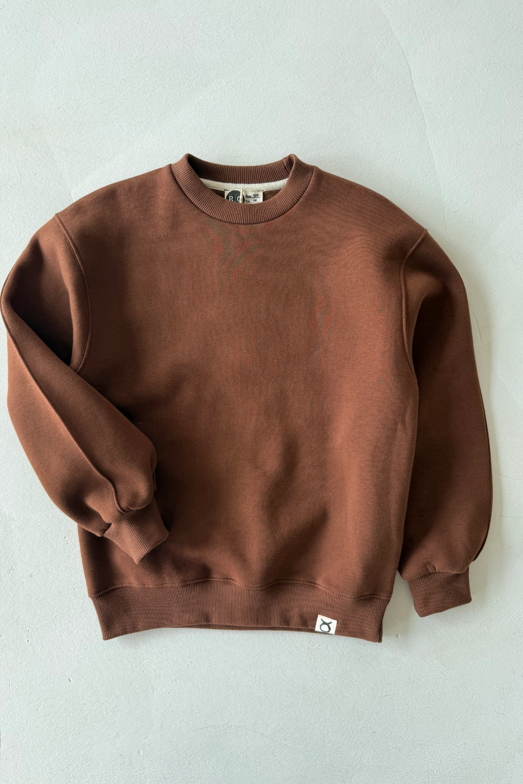 Çocuk Kahverengi Eşofman Takımı – Pamuk Karışımlı Bisiklet Yaka Sweatshirt ve Bağcıklı Jogger Pantolon