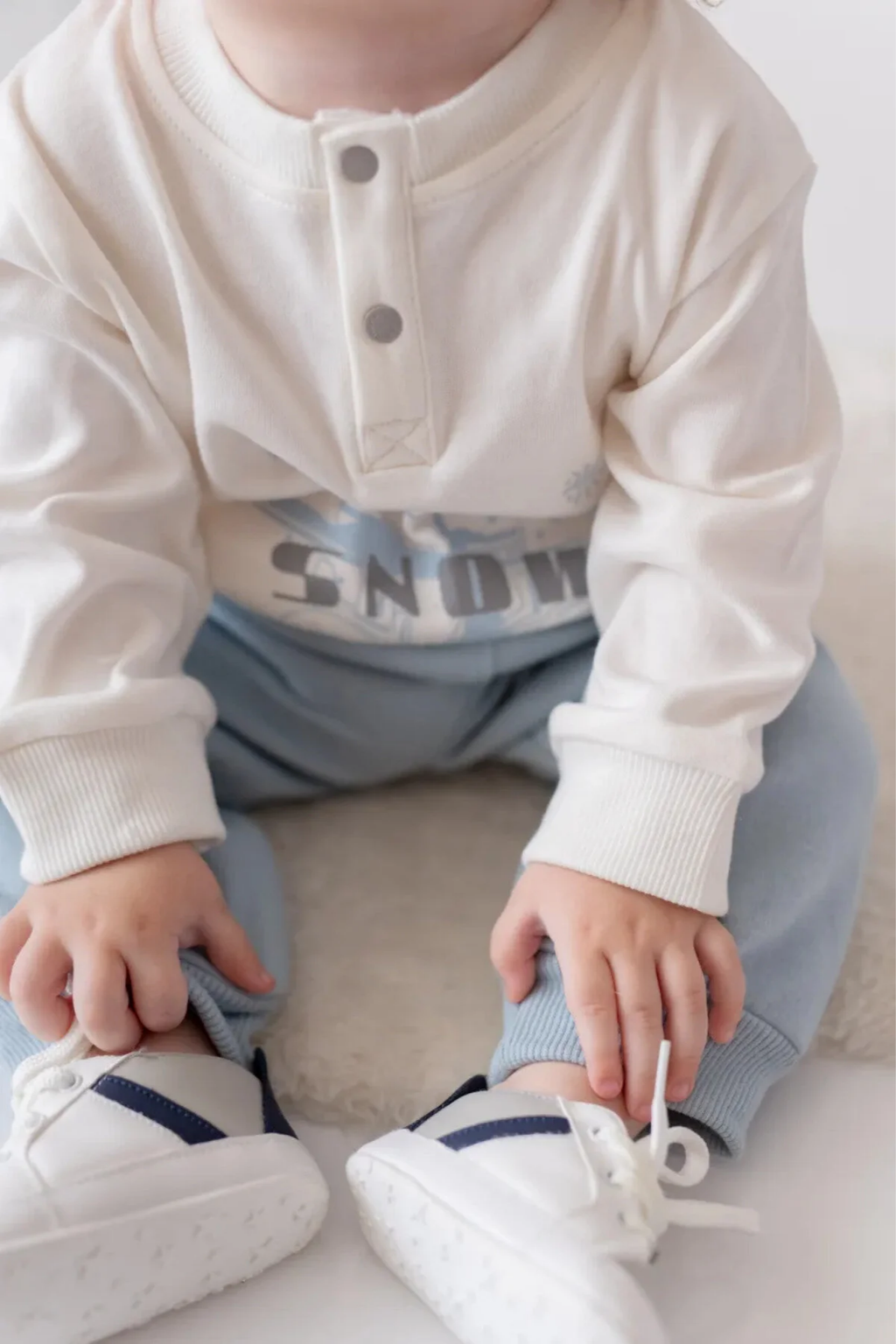 Erkek Bebek 3'lü Takım – %100 Pamuklu Uzun Kollu Sweatshirt ve Pantolon Seti